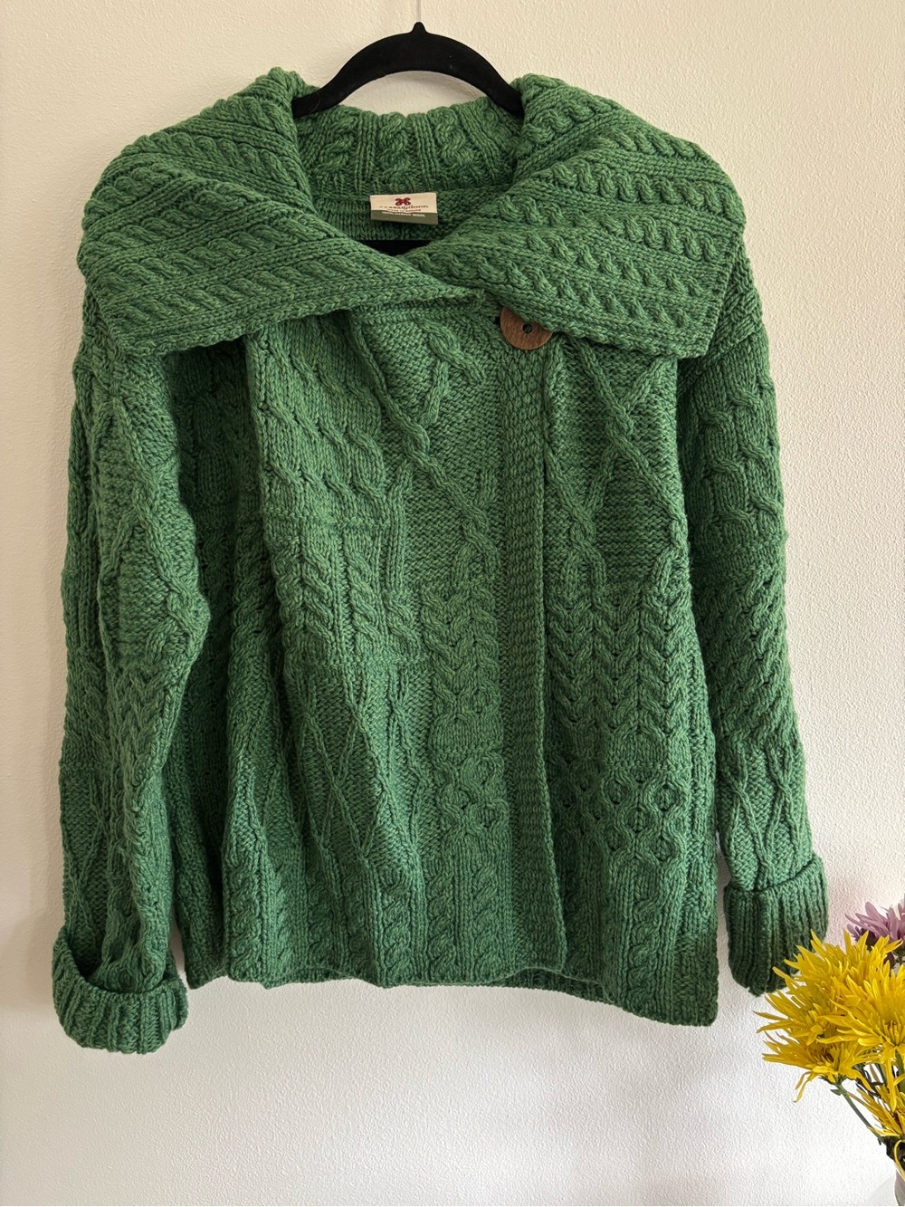Carraig Donn | 100% Merino Wool Irish Cardiagn